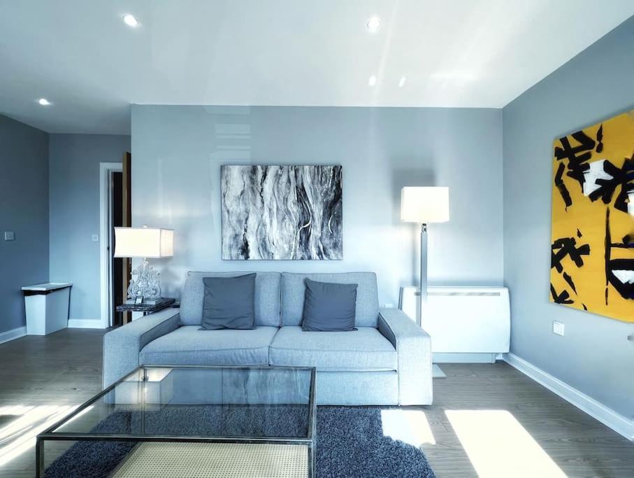 New Luxurious And Business Apt Apartment Swansea Bagian luar foto