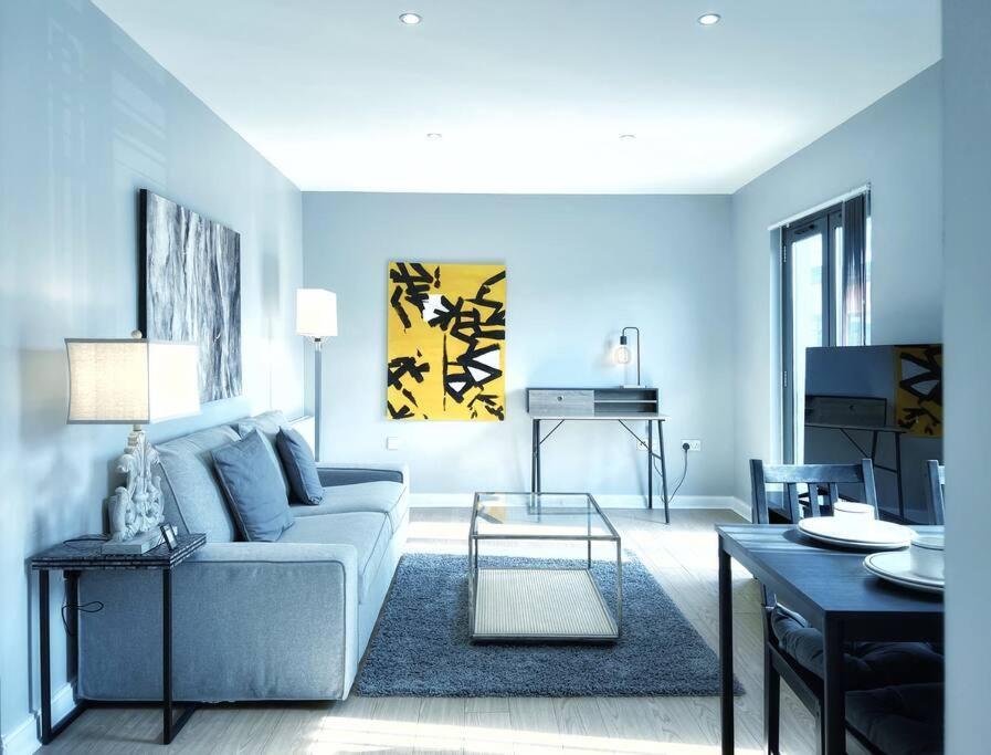 New Luxurious And Business Apt Apartment Swansea Bagian luar foto