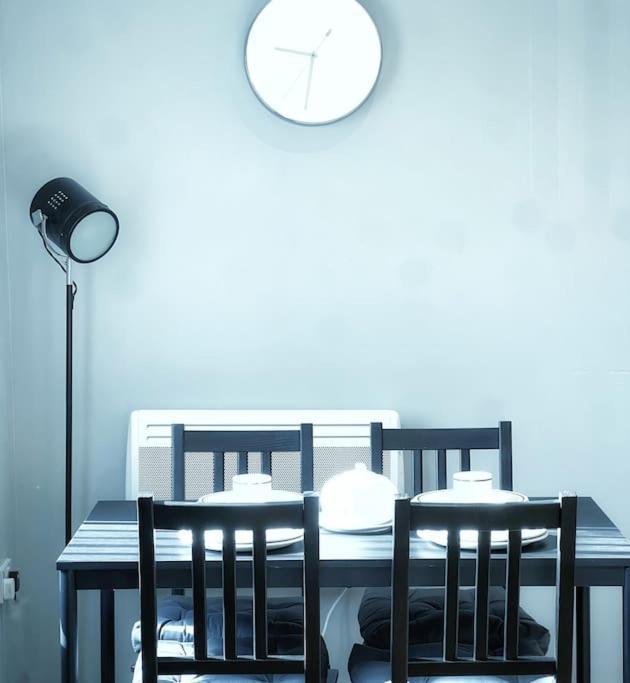 New Luxurious And Business Apt Apartment Swansea Bagian luar foto