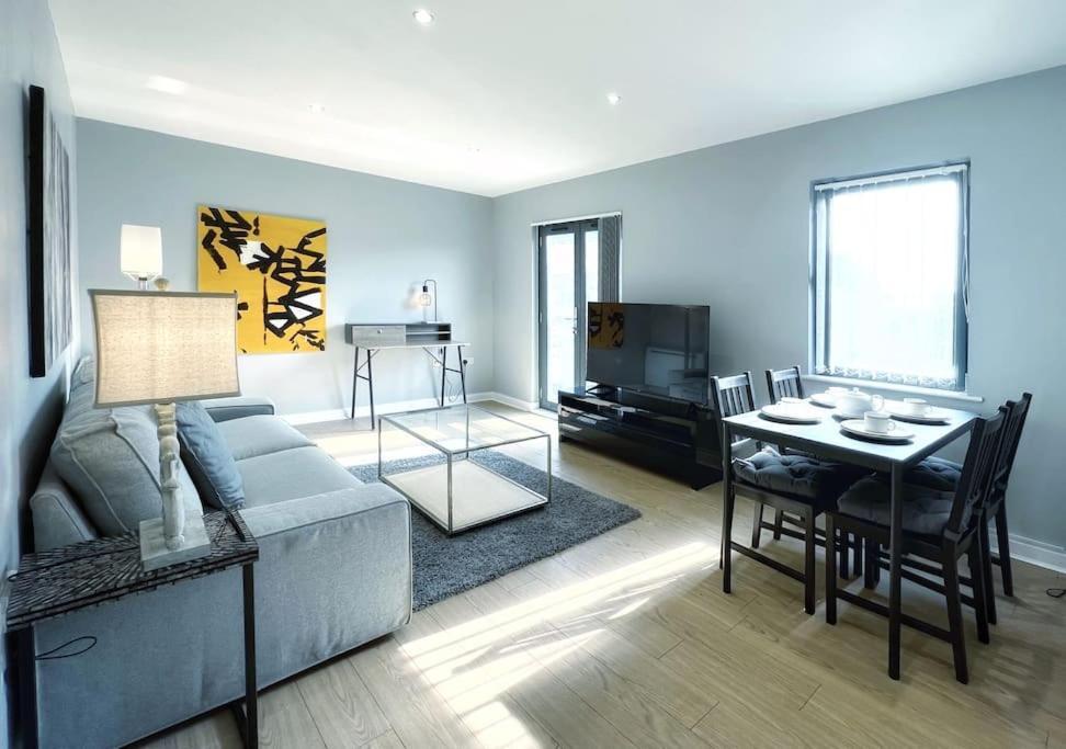 New Luxurious And Business Apt Apartment Swansea Bagian luar foto