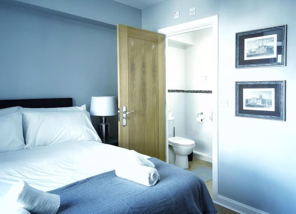 New Luxurious And Business Apt Apartment Swansea Bagian luar foto