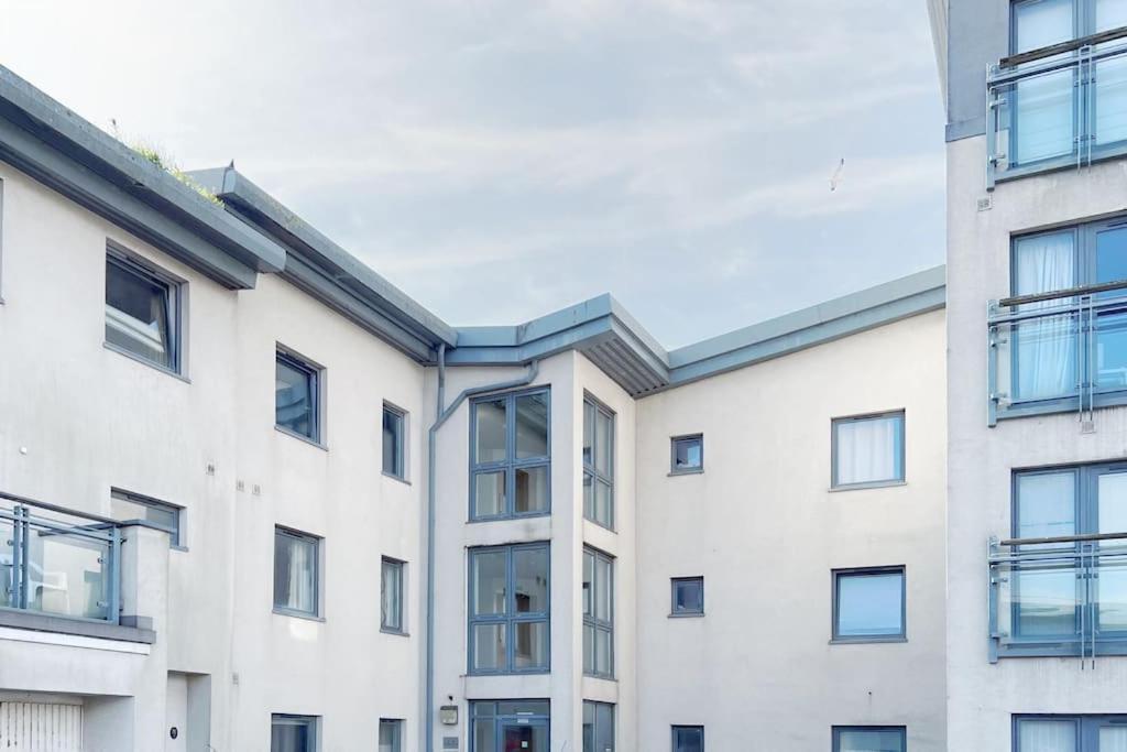 New Luxurious And Business Apt Apartment Swansea Bagian luar foto