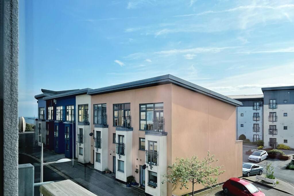New Luxurious And Business Apt Apartment Swansea Bagian luar foto